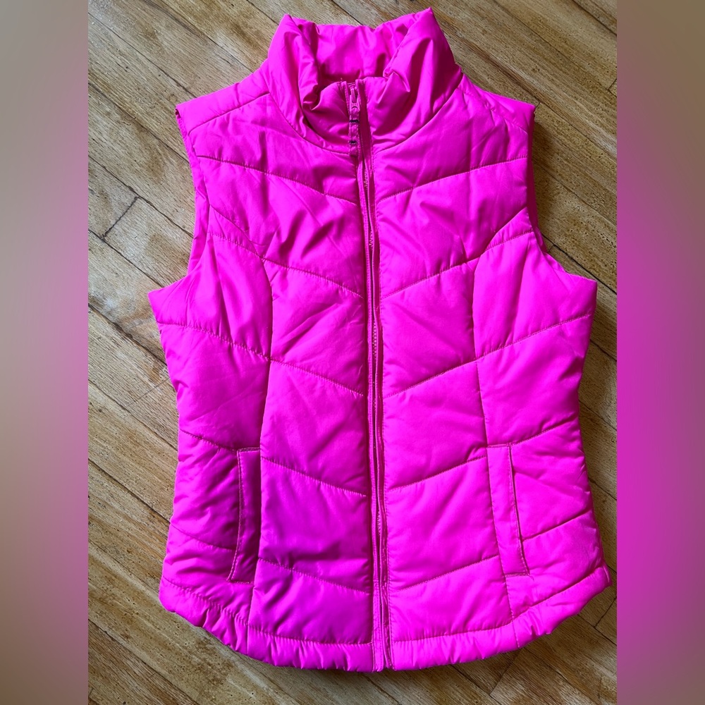 Bright pink Aeropostale jacket vest, size small. Perfect for spring!